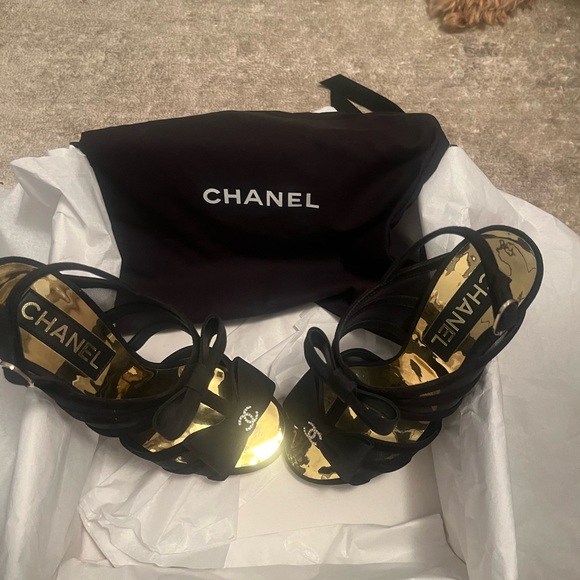 Chanel - Picture 4 of 4